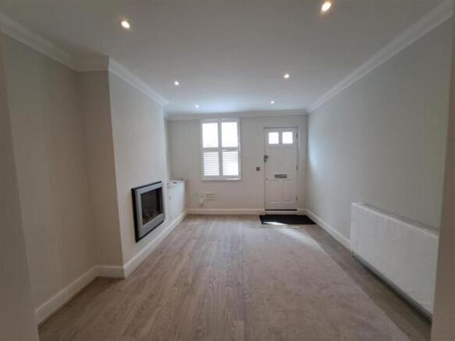 Cottage for rent in Ham, Greater London