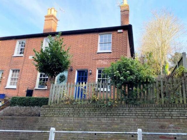 Cottage for rent in The Bridge, Kent