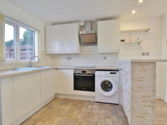 Cottage for rent in Isleworth, Greater London