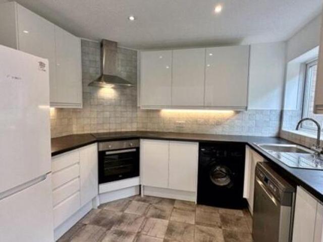 Cottage for rent in East Finchley, Greater London