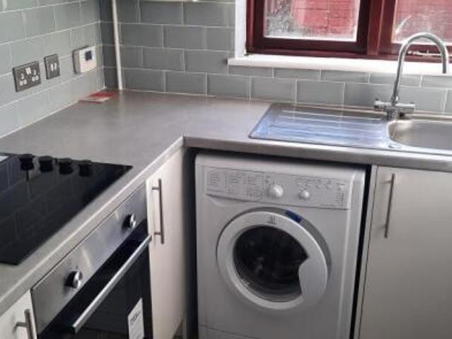 Cottage for rent in Crownhill, Milton Keynes