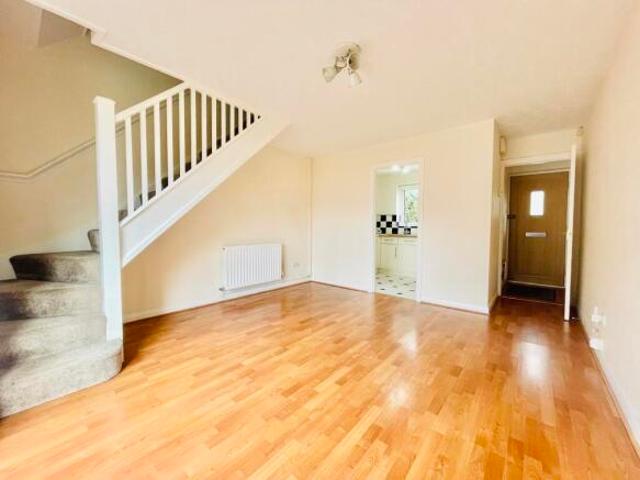 Cottage for rent in Charlesworth, East Midlands