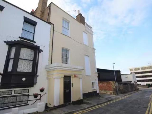 House for rent in West Cliff, Acol
