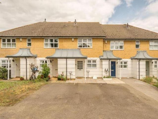 Cottage for rent in Isleworth, Greater London