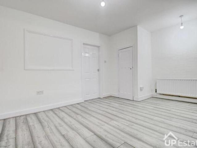 Cottage for rent in Wyken, West Midlands