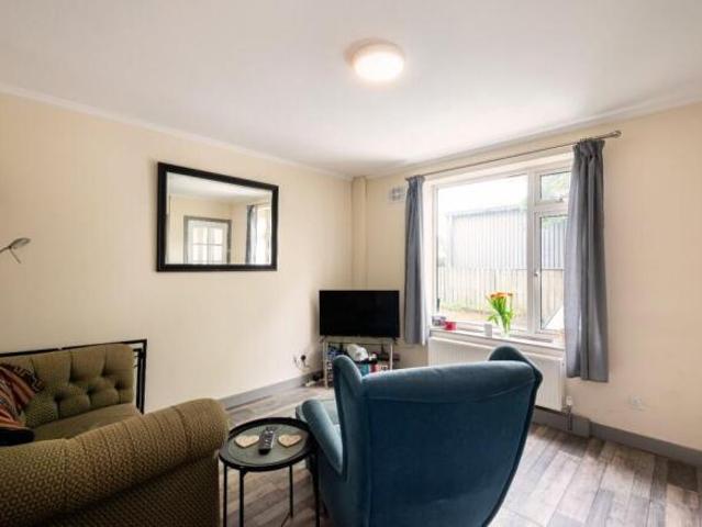 Cottage for rent in Fulford, York