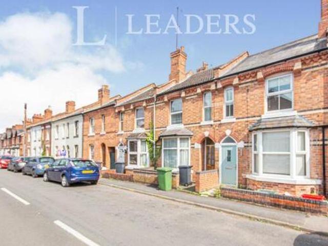 House for rent in Mill End, Green Close