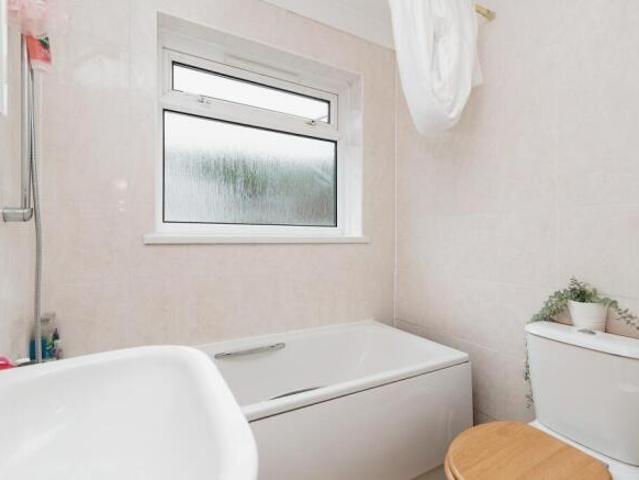 Cottage for rent in Plasnewydd, Falcon Lodge
