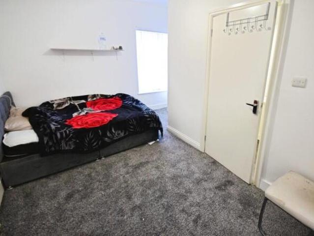 Cottage for rent in Tunstall, Stoke-on-Trent