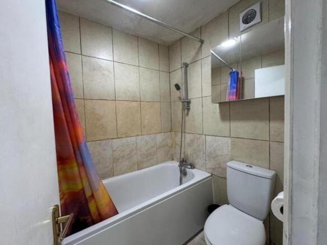 Cottage for rent in Acton, Greater London