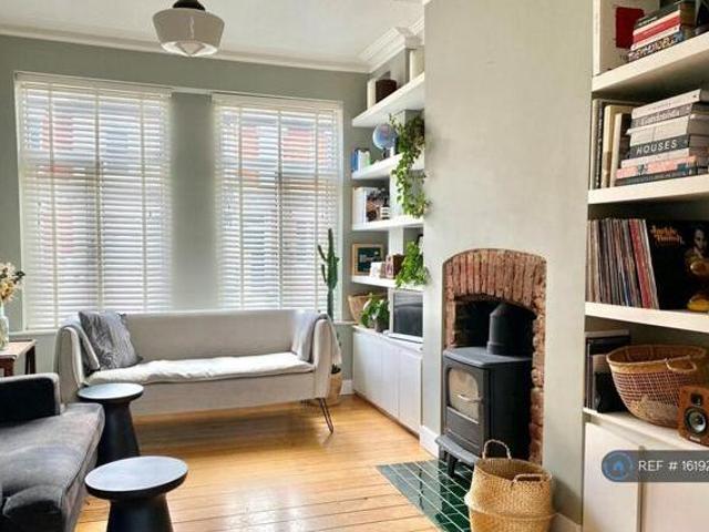House for rent in Lyons, Greater London