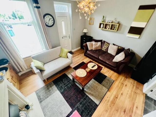 Cottage for rent in Tunstall, Stoke-on-Trent