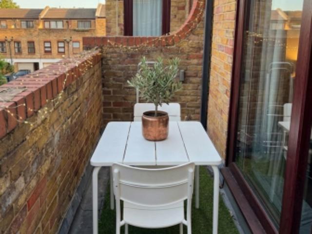 Cottage for rent in Cat Hill