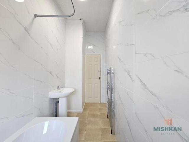 Cottage for rent in Pendock, Greater Manchester