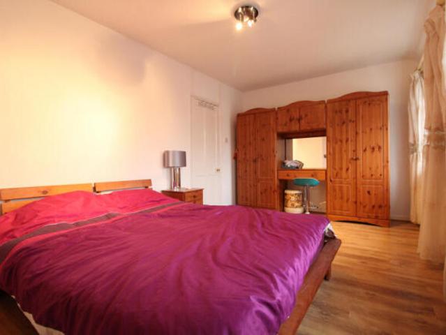 Cottage for rent in London Borough of Merton, Greater London
