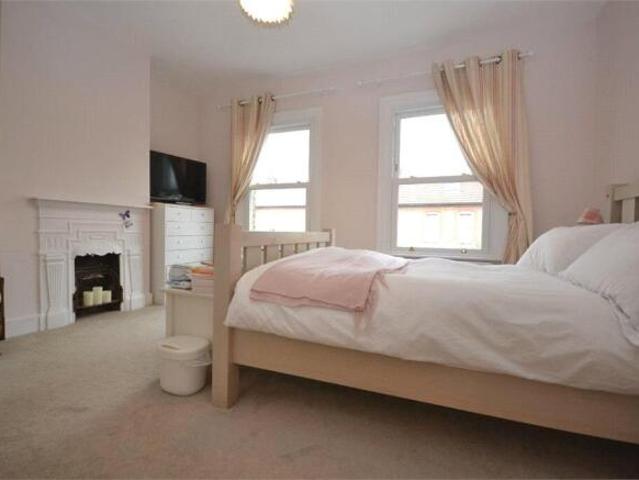 Cottage for rent in Isleworth, Greater London