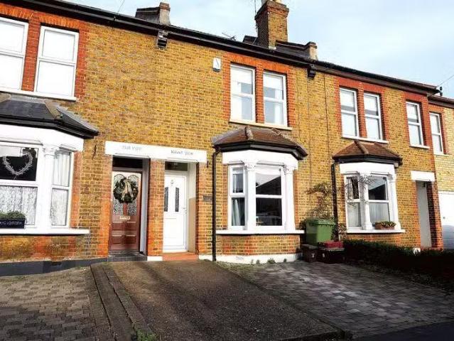 House for rent in Chessington, Greater London