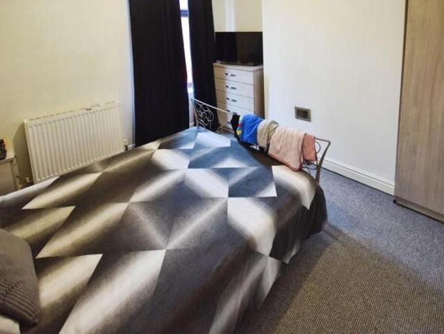 Cottage for rent in Tunstall, Stoke-on-Trent