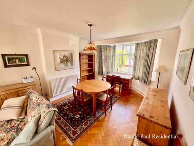 Cottage for rent in Greater London
