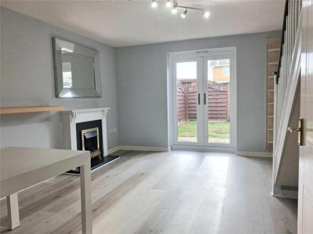 Cottage for rent in Cat Hill, England