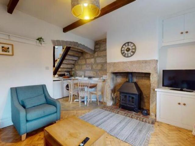 Cottage for rent in Bradford, West Yorkshire