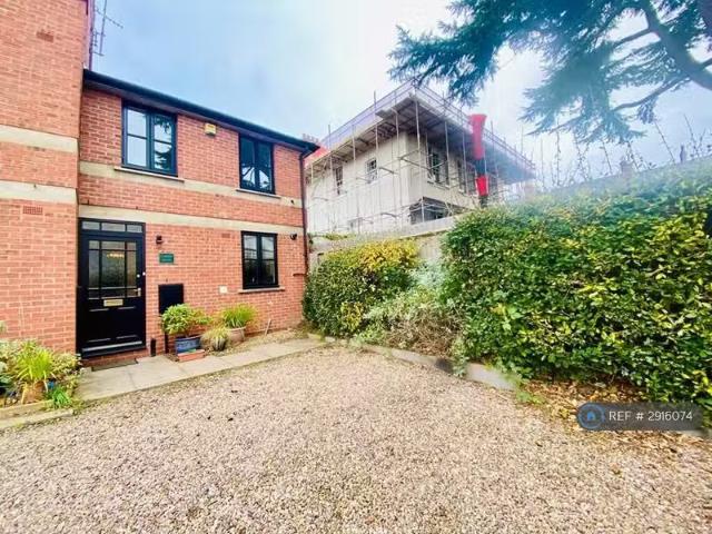House for rent in Green Close, Warwickshire