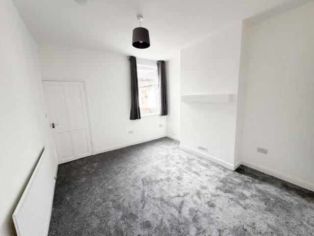 Cottage for rent in Burslem, Stoke-on-Trent