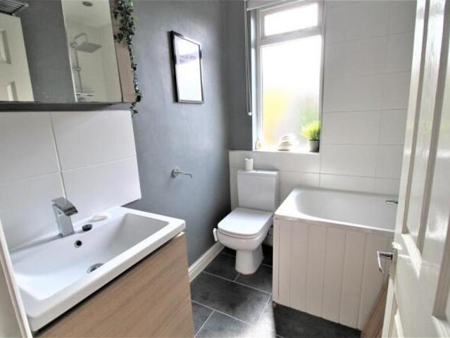 Cottage for rent in Heaton Norris, Greater Manchester