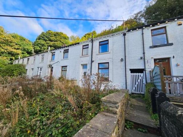 Cottage for rent in Armitage Bridge, West Yorkshire