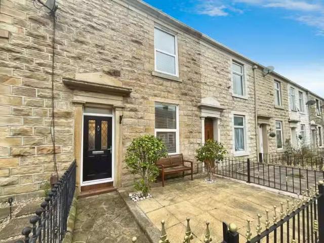 House for rent in Little Moor End, Backburn