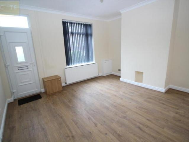 Cottage for rent in Patricroft, Salford