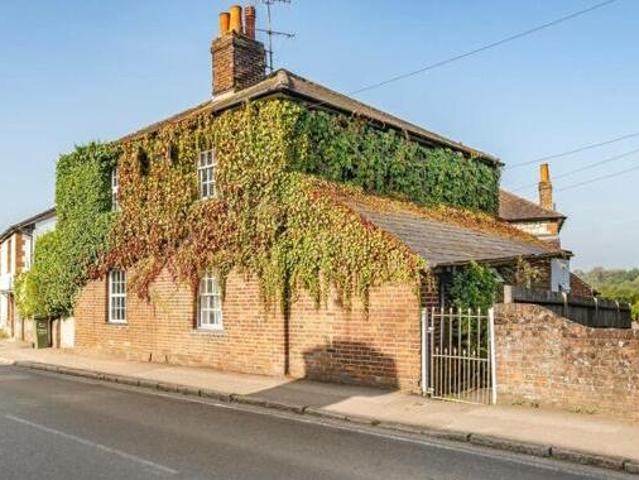 House for rent in Surrey