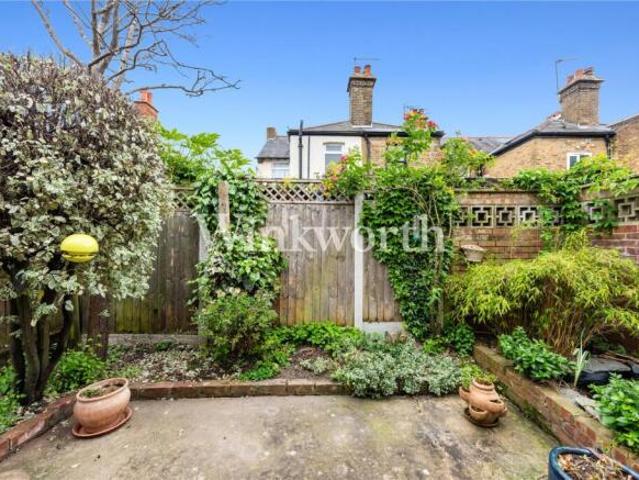 Cottage for rent in Cat Hill