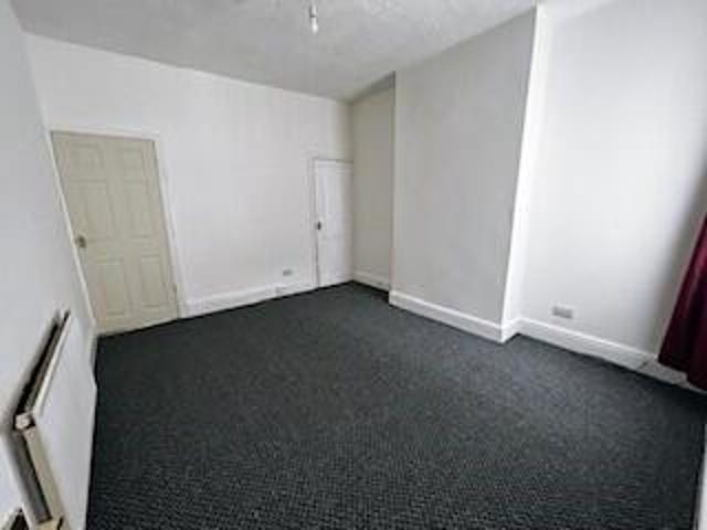 Terraced House for rent