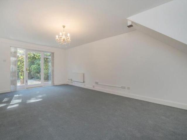 Cottage for rent in Hammersmith, Greater London
