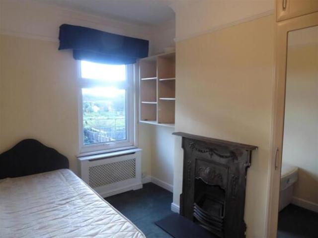 Cottage for rent in Greater London