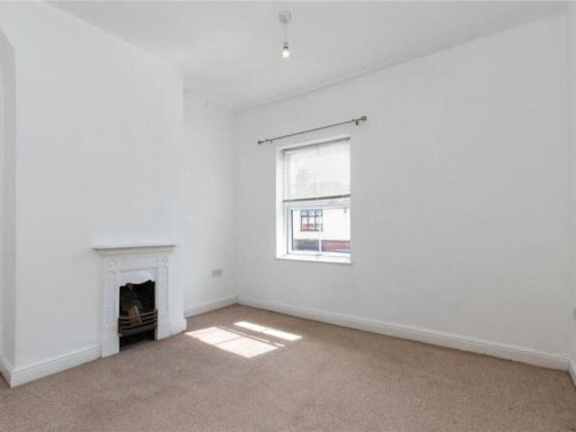Cottage for rent in Stoke-on-Trent