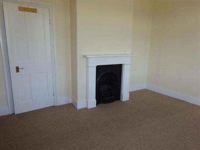 Cottage for rent in Strood, Medway