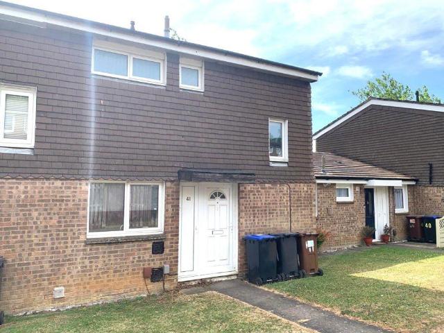 Terraced House for rent in Northampton