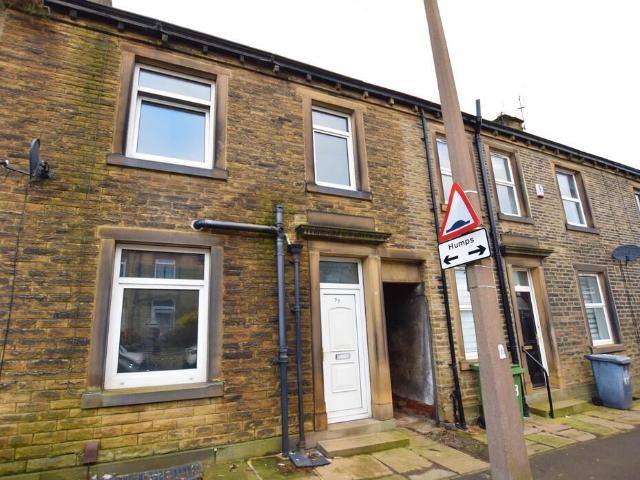 Terraced House for rent in Lindley