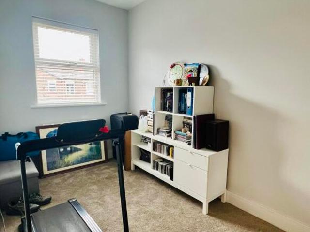 Cottage for rent in Reddish, Greater Manchester