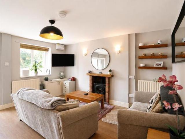 Cottage for rent in Llandaff North, Cardiff
