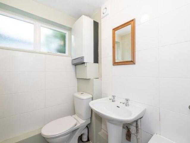 Cottage for rent in Battersea, Greater London