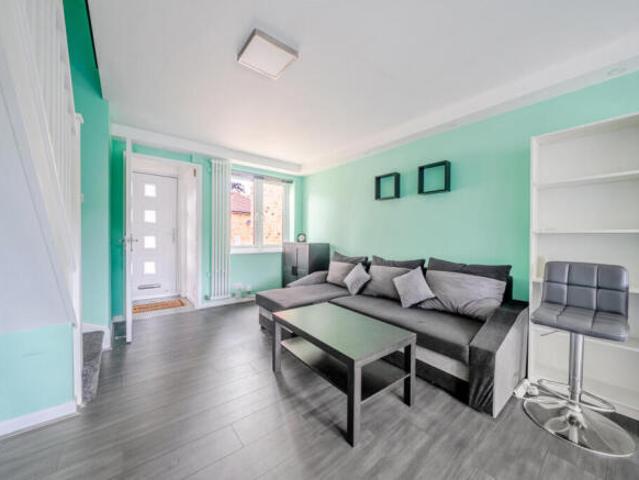 Cottage for rent in Cat Hill