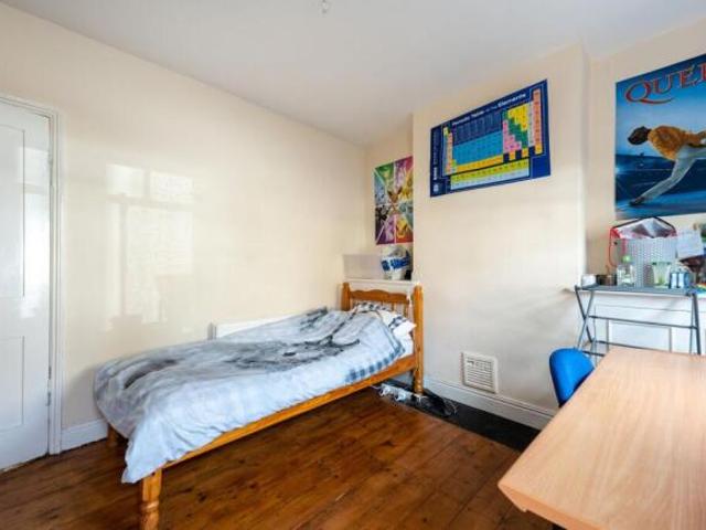 Cottage for rent in Westborough, Surrey