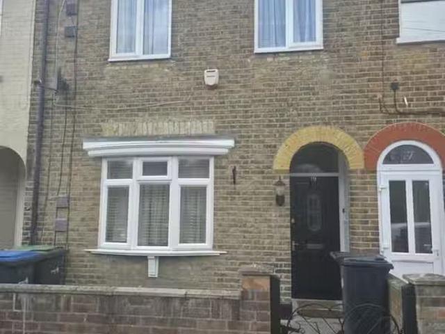 House for rent in Ponders End, Greater London