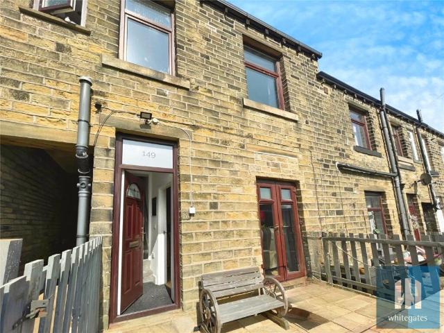 Terraced House for rent in Lindley