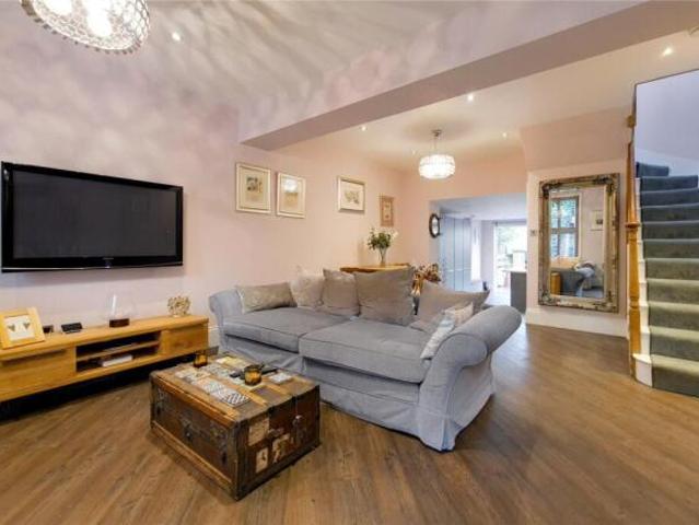 Cottage for rent in Hampstead, Greater London