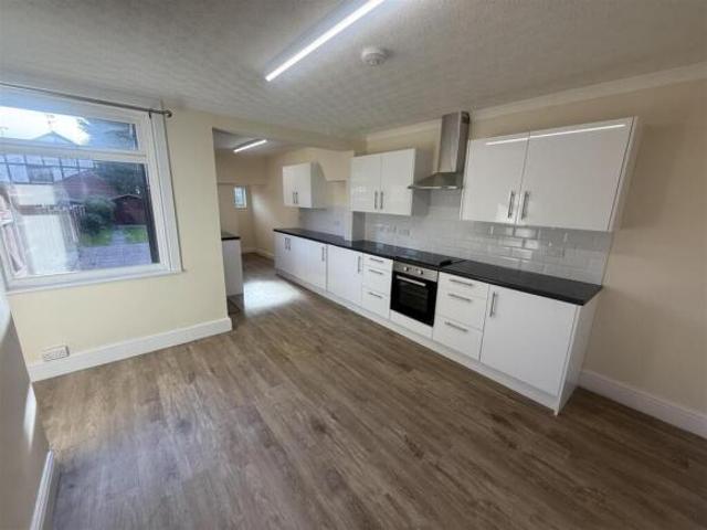 Cottage for rent in Lane, Kirklees