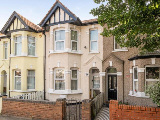 House for sale in London Borough of Ealing, Hanwell